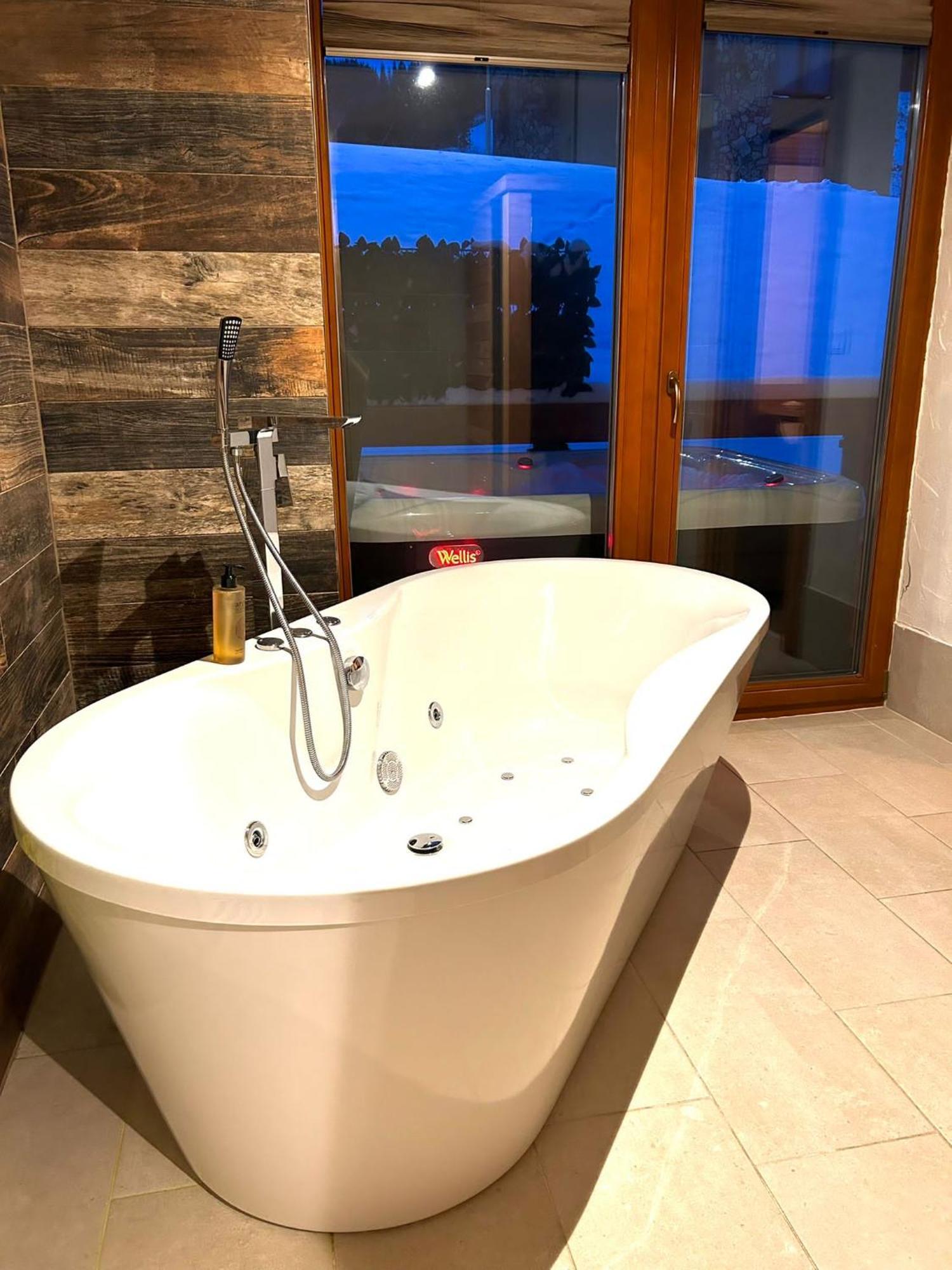 Chalet Jasna Wellness Apartment Maxim Jacuzzi & Sauna Demänovská Dolina Buitenkant foto