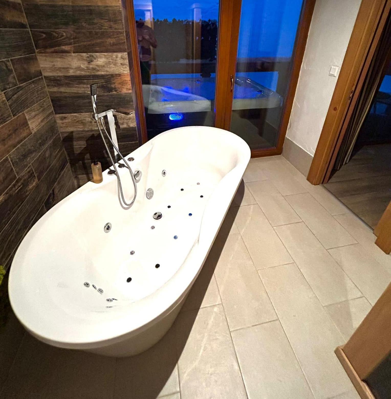 Chalet Jasna Wellness Apartment Maxim Jacuzzi & Sauna Demänovská Dolina Buitenkant foto